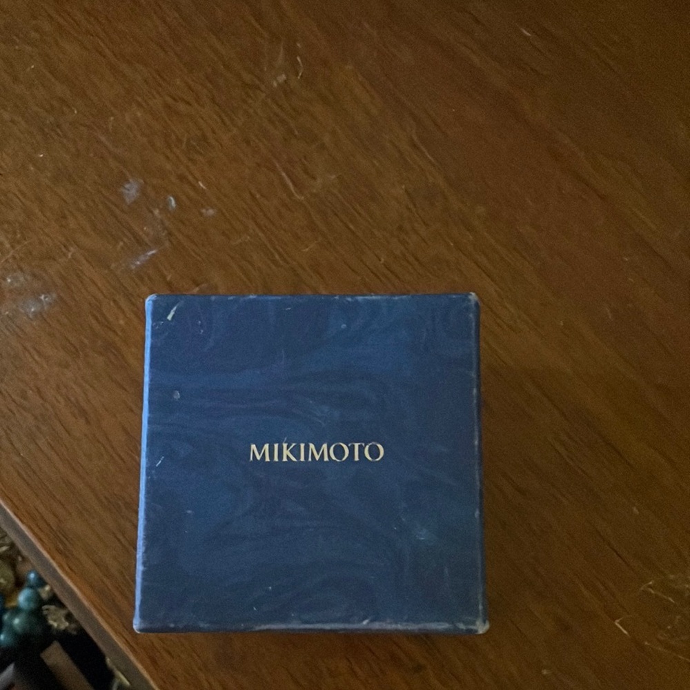 Mikimkto pearl and diamond ring